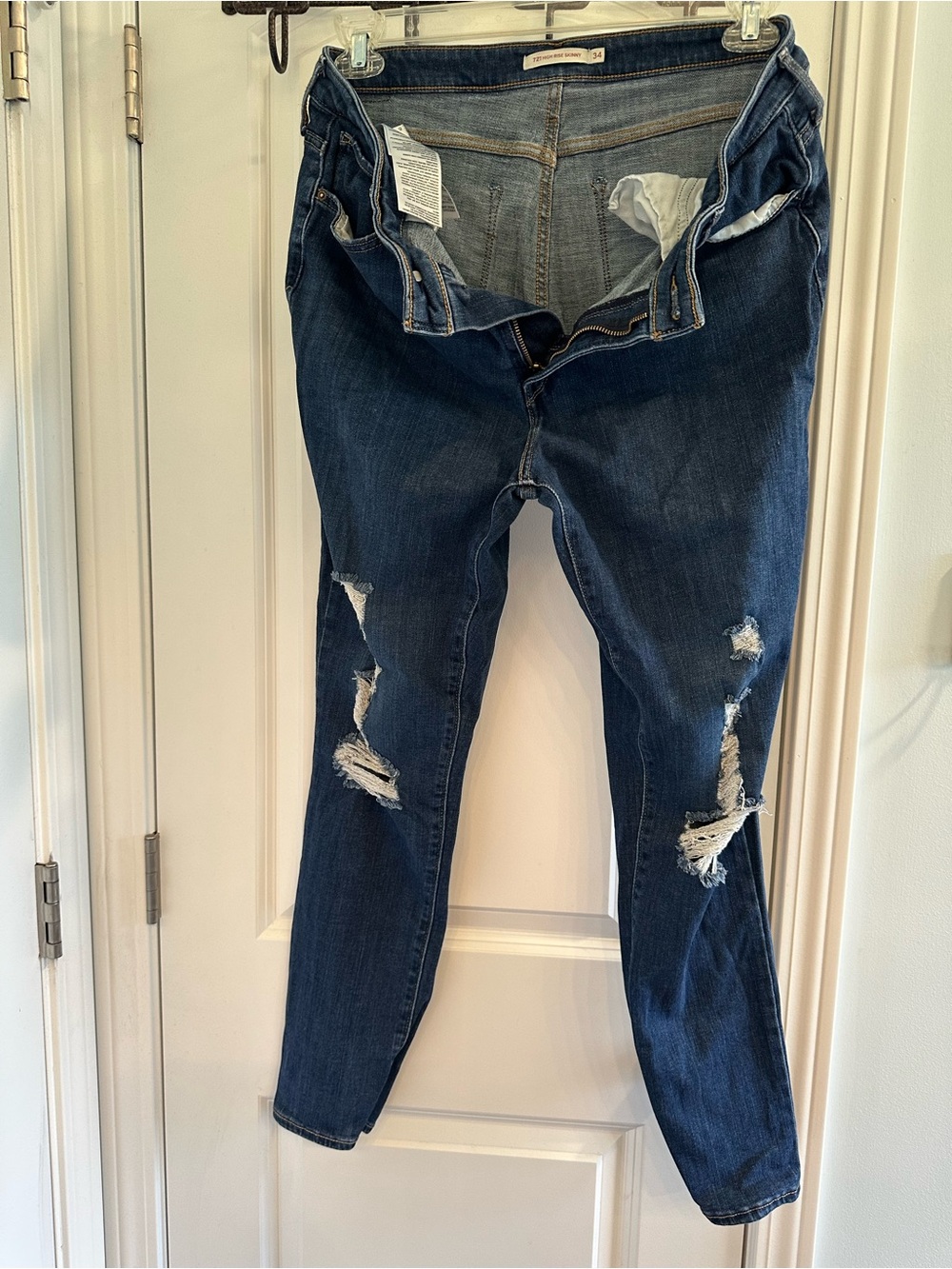 Levi's Dark Blue Ripped Skinny Jeans - Picture 1 of 4